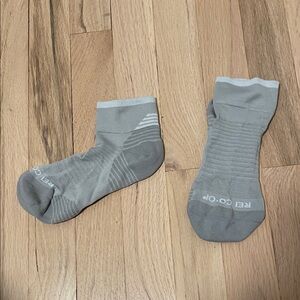 REI Women’s Light Gray Ankle Socks